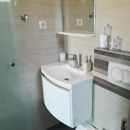 Guest house Hvar De Luxe 3*