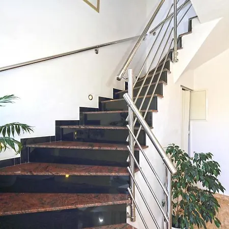 Hvar De Luxe 3*