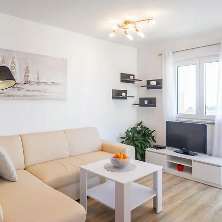 Hvar De Luxe 3*