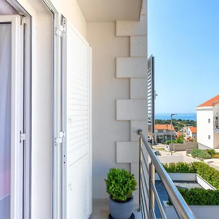 Guest house Hvar De Luxe 3*
