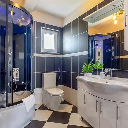 Guest house Hvar De Luxe 3*