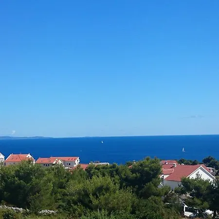 Hvar De Luxe חוואר