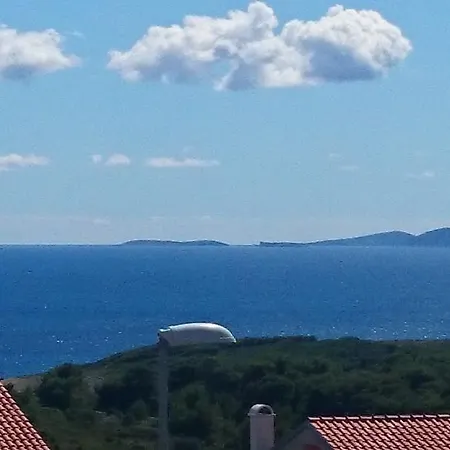 Hvar De Luxe חוואר