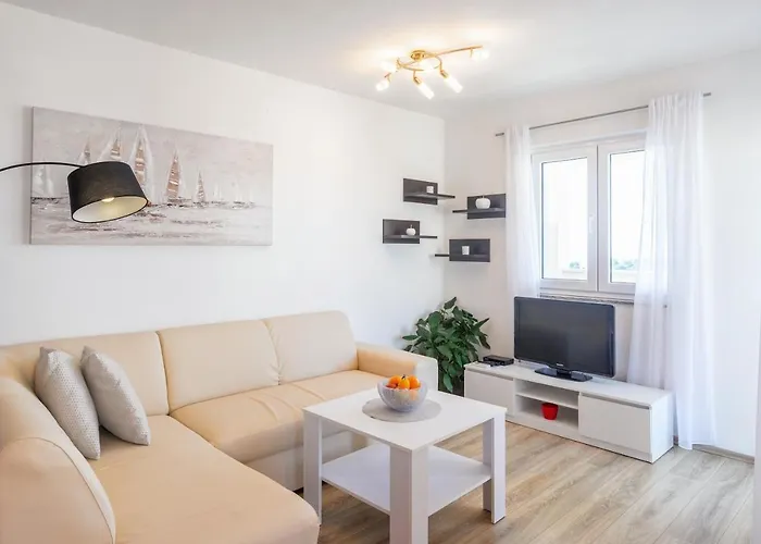 Hvar De Luxe 3*