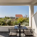 Konukevi Hvar De Luxe 3*