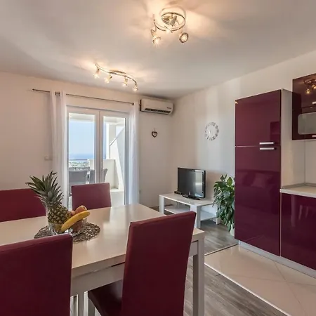 Konukevi Hvar De Luxe 3*