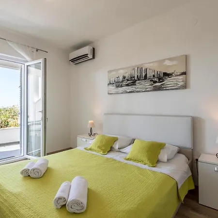 Hvar De Luxe