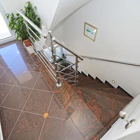 Hvar De Luxe Konukevi 3*