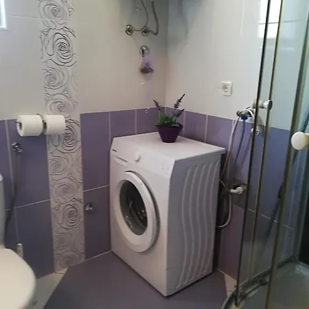 Πανσιόν Hvar De Luxe 3*